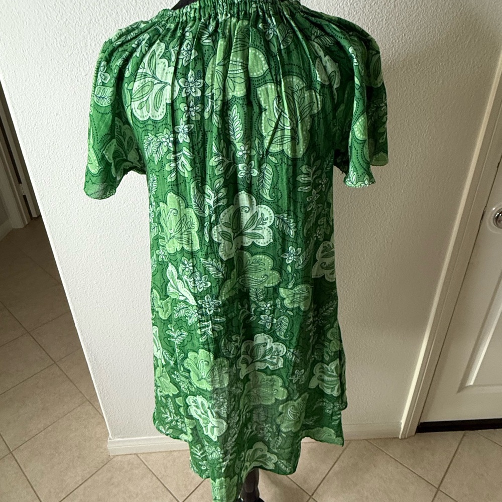 Green Floral Women's Top - Picture 3 of 4